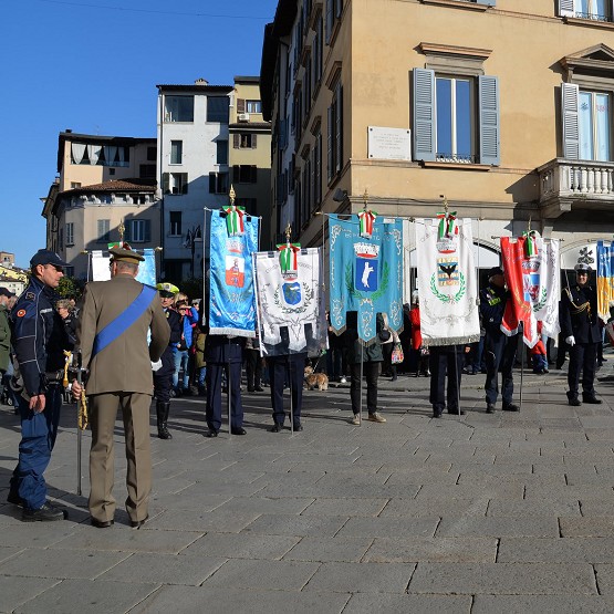 IN  PIAZZA CON NOI